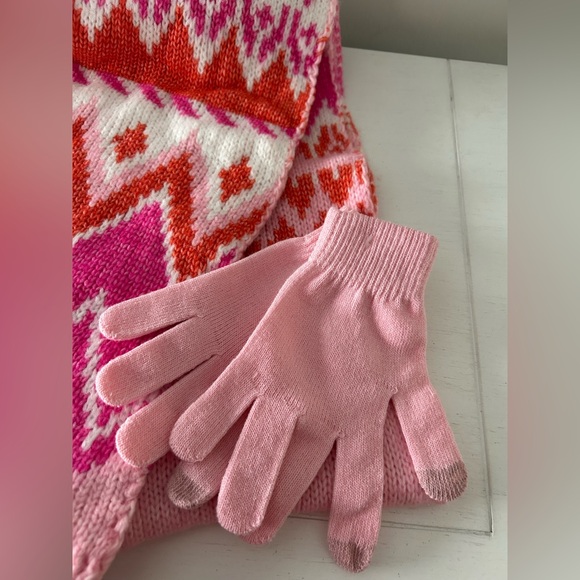 Old Navy Pink and Orange Scarf and Pink Gloves Set - Picture 13 of 13